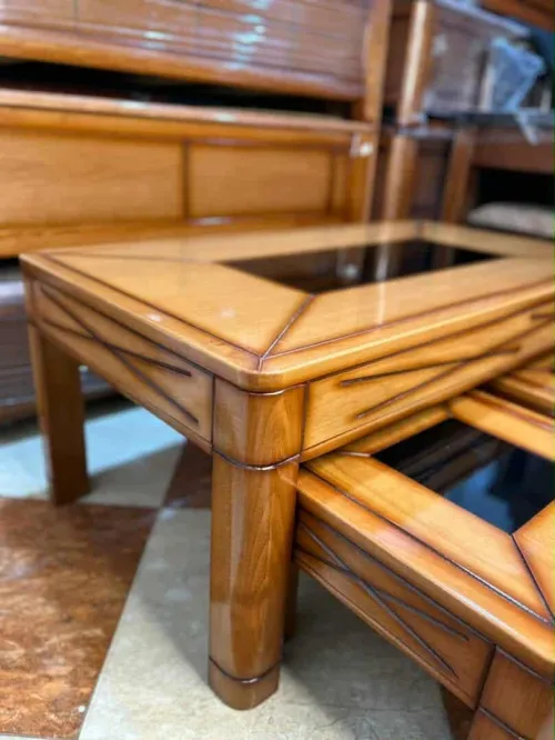 Table de basse avec deux petit table