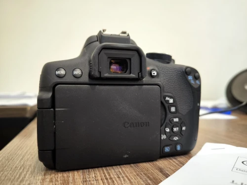 Canon 750D