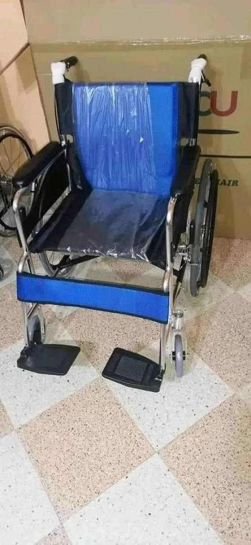 Fauteuil roulant simple et Imc gro/détail 