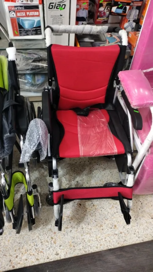 Fauteuil roulant adultes et enfants 