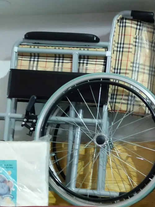 Fauteuil roulant simple et Imc gro/détail 