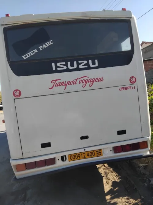 Isuzu md27 2000