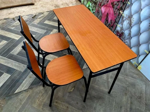 TABLE SCOLAIRE AVEC 02-03-04 CHAISES