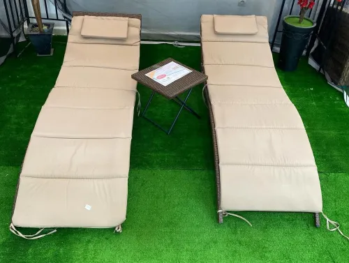 DEUX CHAISE LONG AVEC TABLE BASSE IMPORTATION MALAISIE 