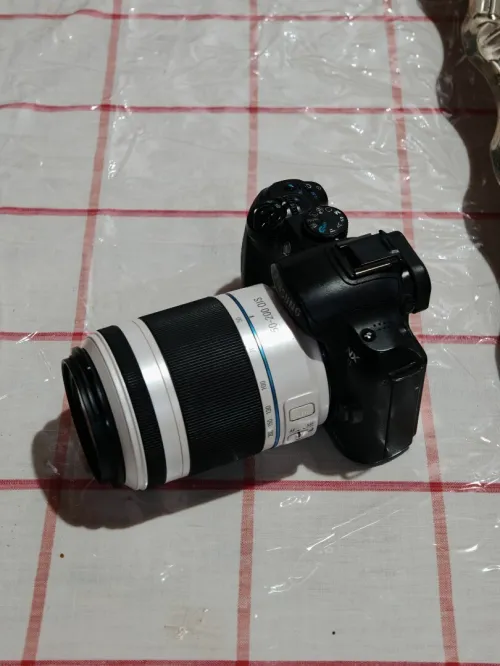 Nx11 Samsung avec 50-200 ois iii