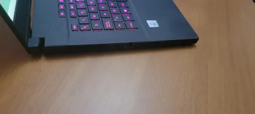 Asus ROG Zephyrus M15 I7-10750H 40GB ram 1.5TB SSD RTX 2070 MAX Q 8GB 240Hz