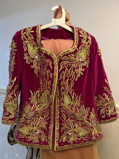 Veste karakou très original 