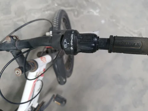 Vélo requin 20 pouce