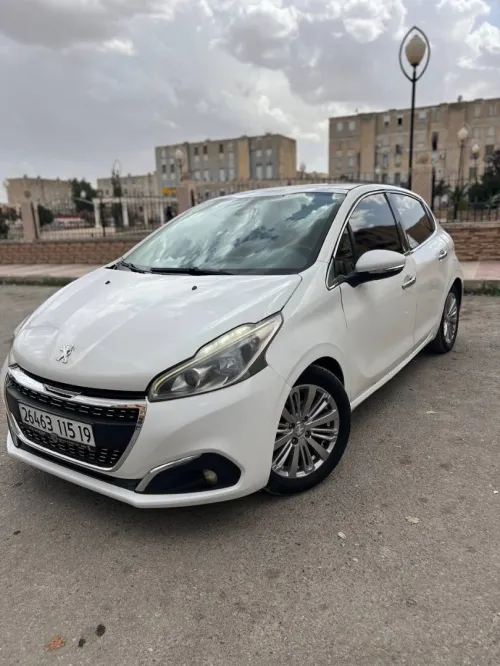 Peugeot 208 2015 Access Facelift
