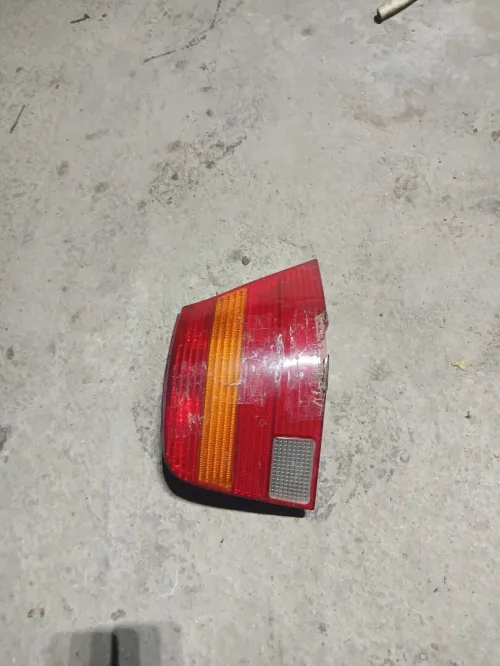 Deux Feu arrière golf quatre 4