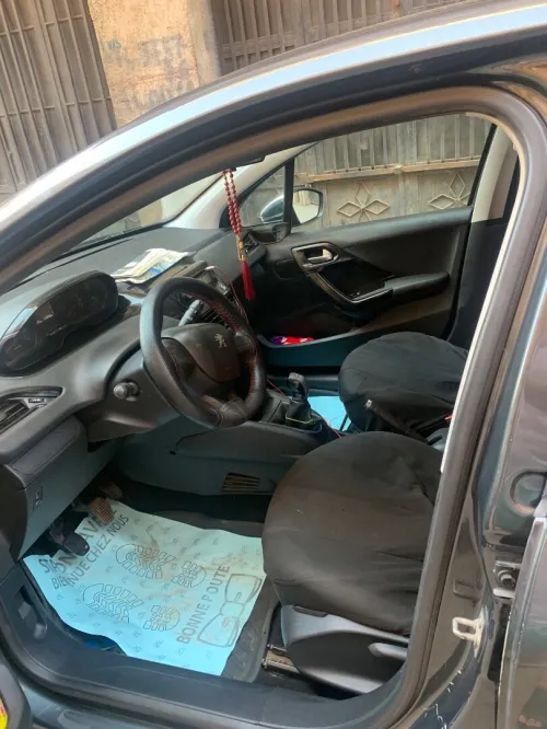 Peugeot 208 2015 