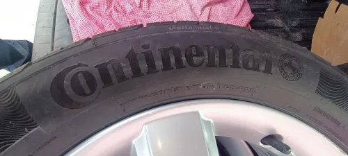 4 Pneus + jantes continental