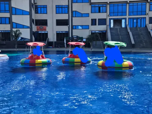 Toboggan Gonflable et voiture de piscine Flottante
