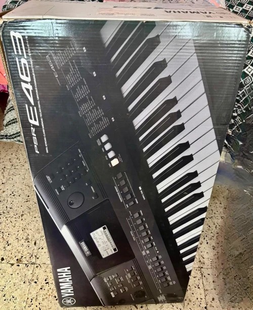 Clavier Yamaha PSR-E463 avec boîte originale