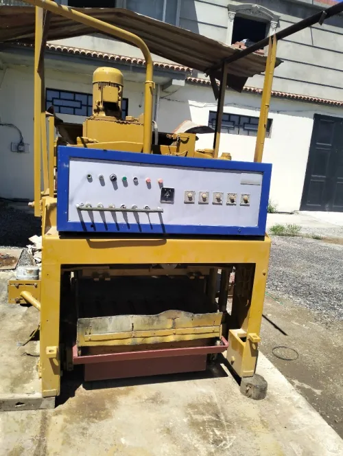 Machine de parpaing