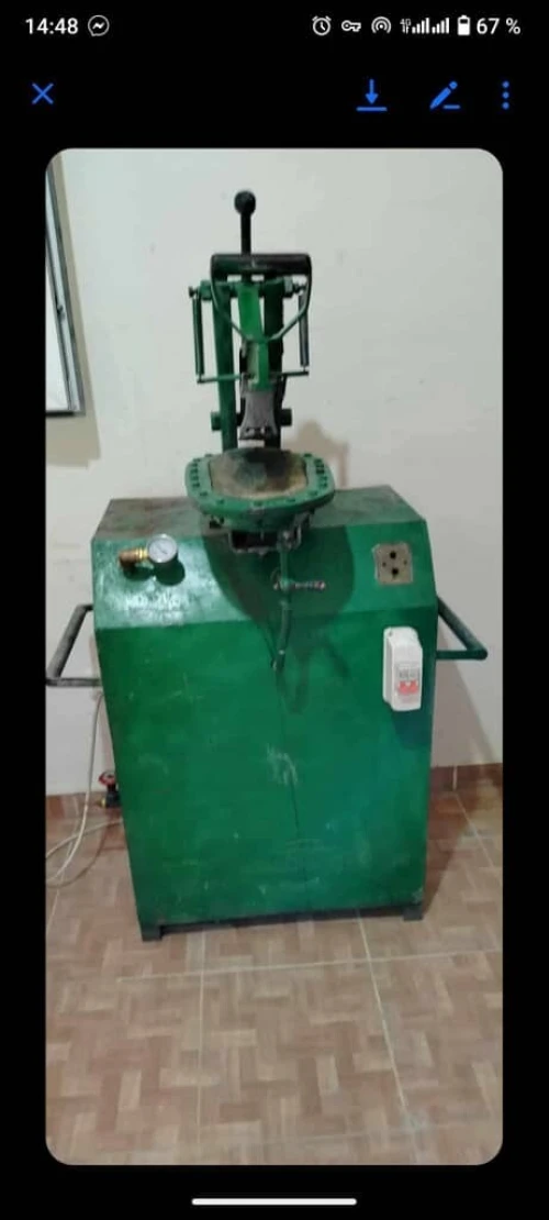 machine à coudre+ pareuse+press