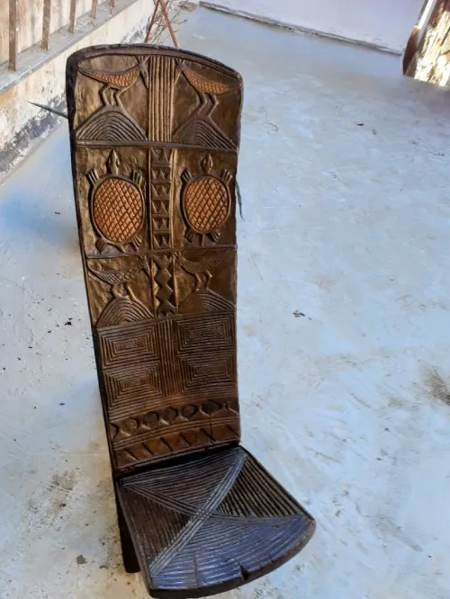 Chaise en bois palabre mali