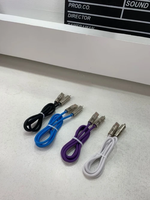 Câble de charge multifonction 4 en 1 USB C, A et Lightning 240W كابل شحن متعدد الرؤوس