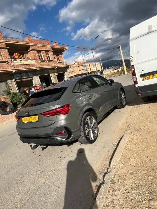 Audi Q3 2023 S lin