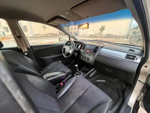 Nissan Tiida 5 portes 2010 