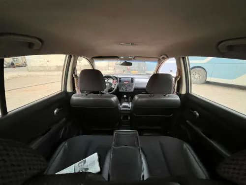 Nissan Tiida 5 portes 2010 