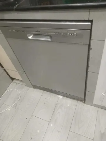 réparation à domicile de tout type de frigidaire machine à laver lave-vaisselle cuisinière four à pizza four industriel micro-onde