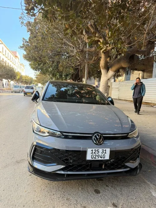 Volkswagen Golf 8 2025 R-Line
