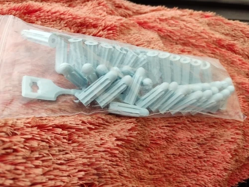 Chevilles en plastique diamètre 08 et 10 de bon qualité (gros et détail