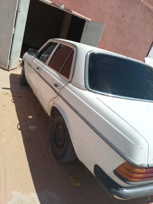 Mercedes 230 1978 230