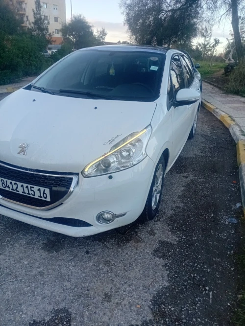 Peugeot 208 2015 Allure