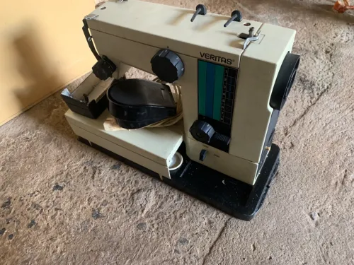 Machine a coudre Veritas