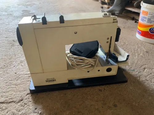 Machine a coudre Veritas