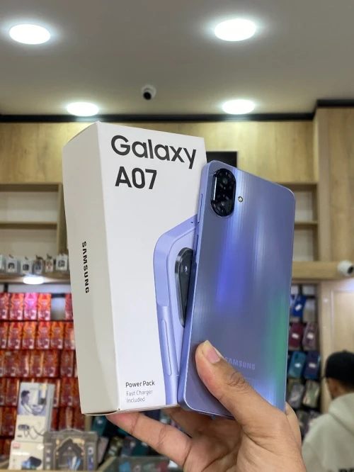 Samsung A07 4/64gb avec chargeur 