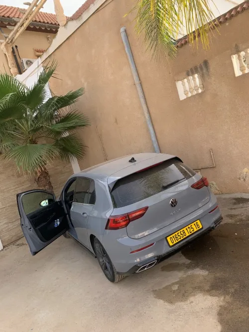 Volkswagen Golf 8 2025 R