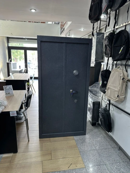 ARMOIRE BLINDE LOCAL AVEC COMBINAISON /POMELE/