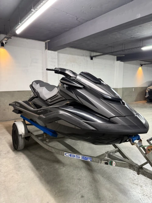 Jet ski