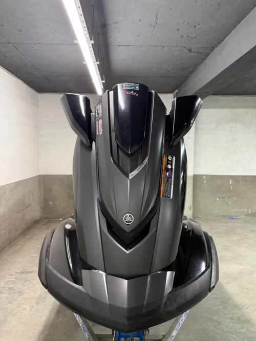 Jet ski