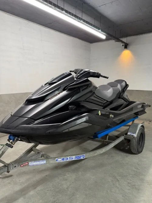 Jet ski