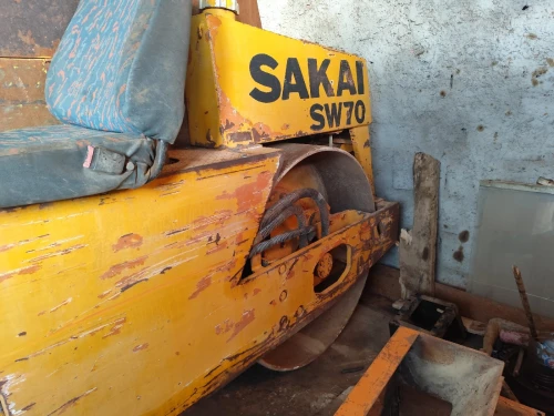2 Compacteur sakai 