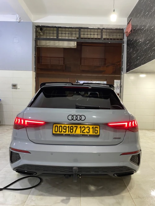 Audi A3 2023 Gris nardo