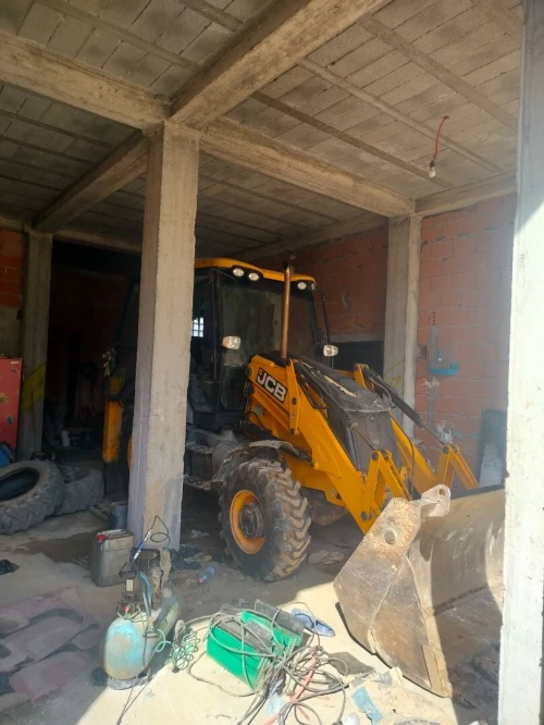 Location rétro chargeur jcb 2015