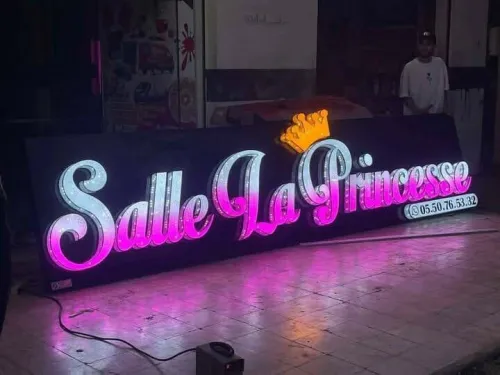 Enseigne lumineuse publicitaire