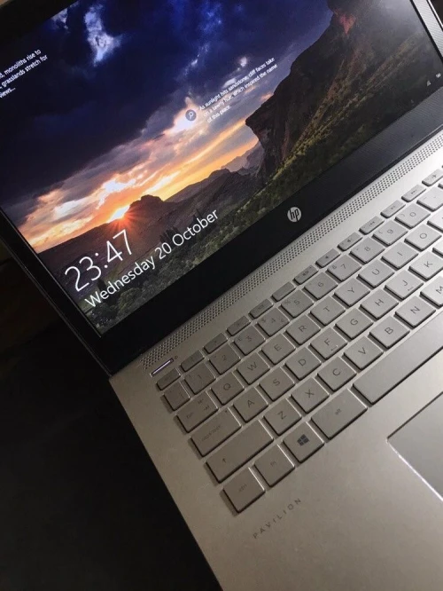 PC Portable HP  Intel Core i3 7eme Génération  8 Go RAM  SSD 128 Go  14