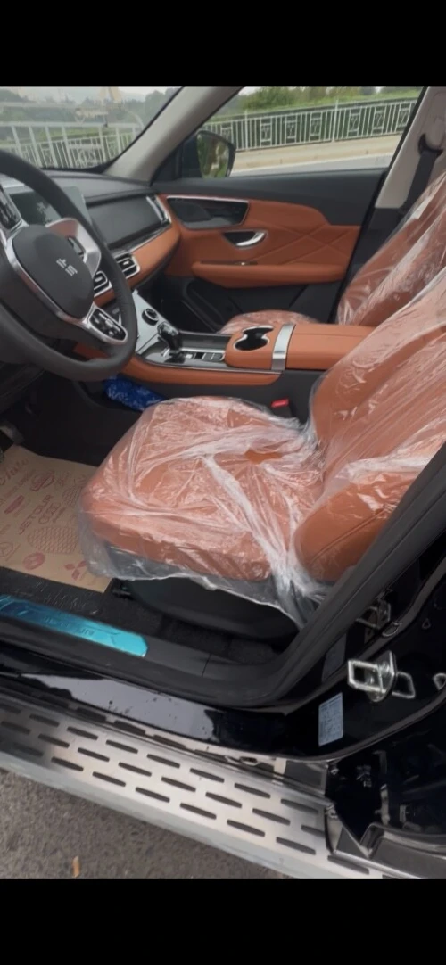 Jetour  X70 PLUS 2026 Luxury Edition 7 places 