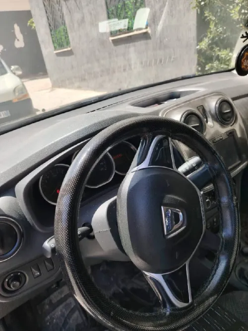 Aston Martin Dacia 2017 Sandero