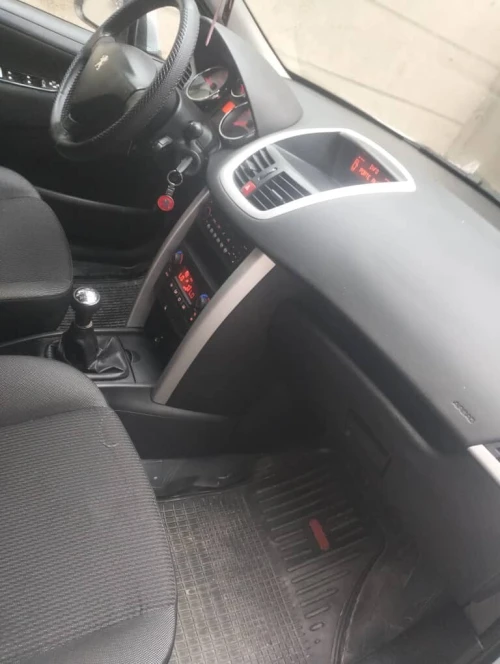 Peugeot 207 2011 Fennec