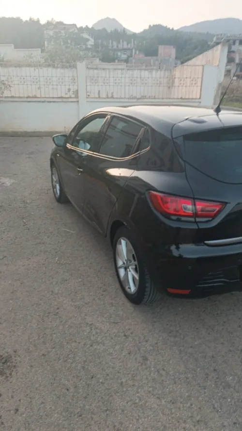 رونو Clio4 2015 .