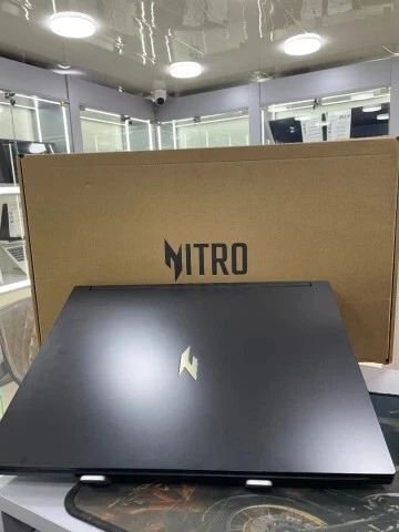 ACER NITRO V16 AI ANV16-42 AMD RYZEN 5 240 16GO 512GO SSD NVIDIA GEFORCE RTX5050 8GO GDDR7 NEUF