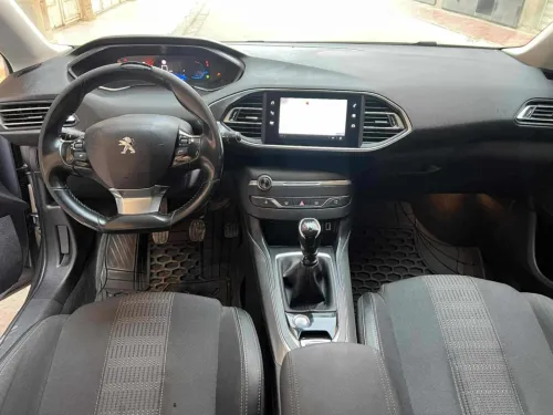 Peugeot 308 2021 