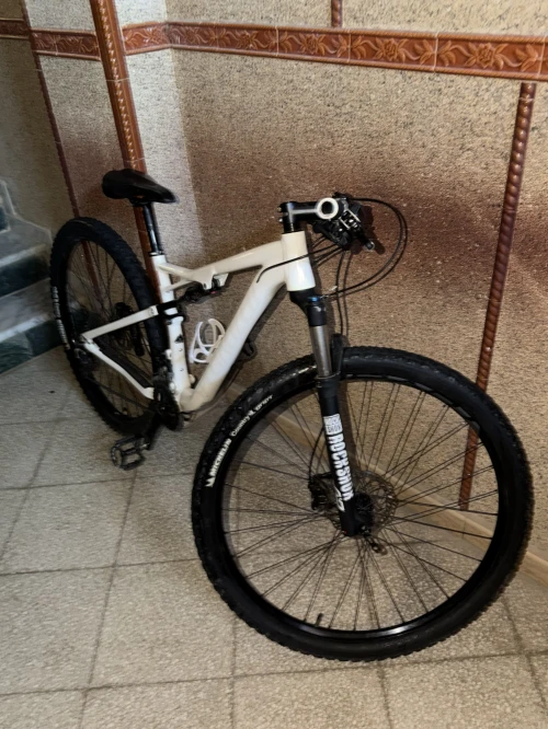 Velo Specialized epic 2016